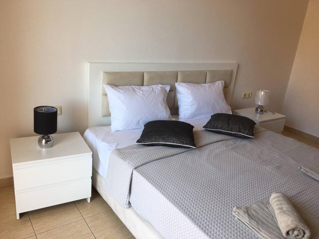 Sea And Sky Apartments Sarandë Eksteriør billede