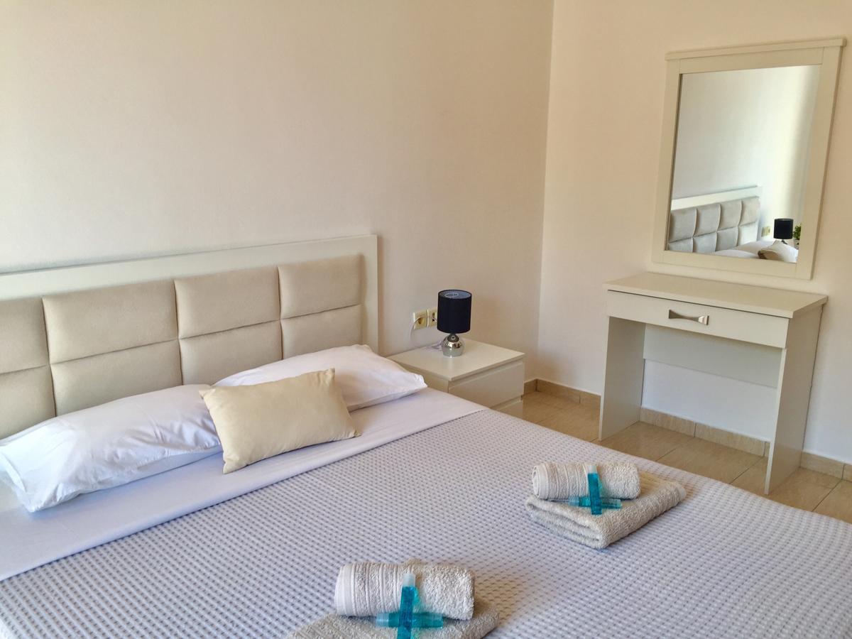 Sea And Sky Apartments Sarandë Eksteriør billede